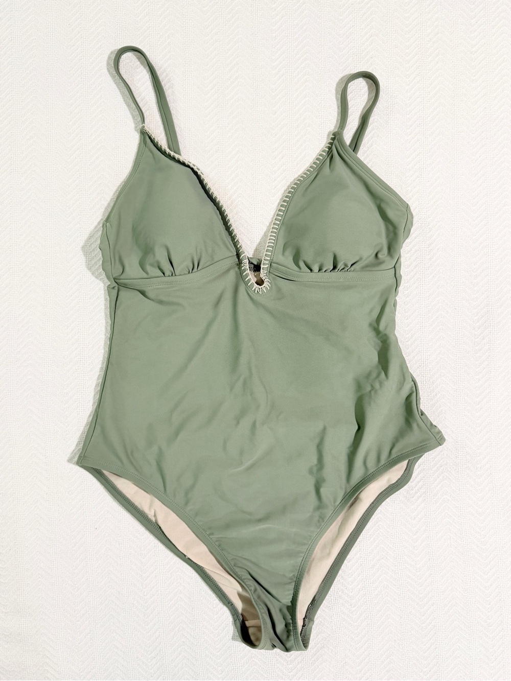 Kona Sol One-Piece Swimsuit women large with V-Neck blanket stitch Trim high leg